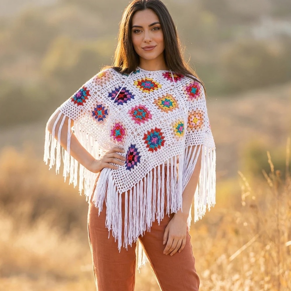 Anthropologie Hooded SAACHI White Granny Square Crochet Sweater Poncho Fringe - Picture 2 of 4